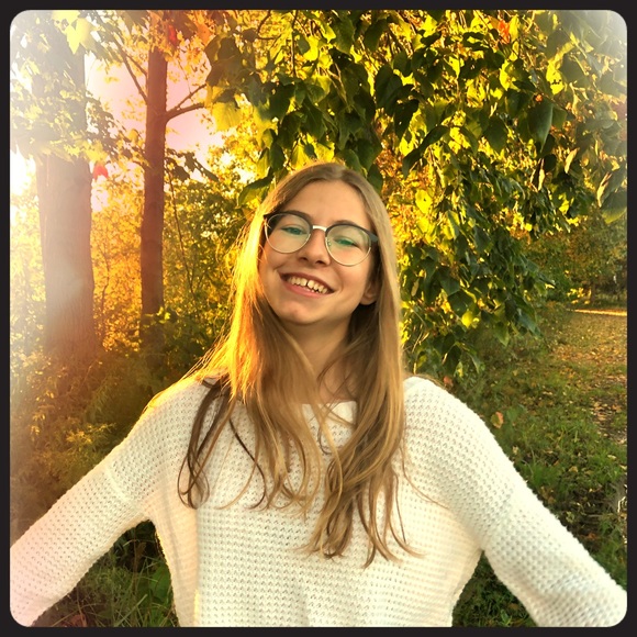 Meet your Posher, Leanne - Picture 1 of 1